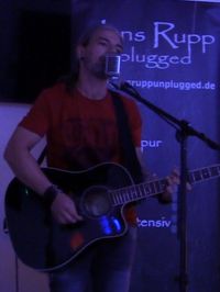 Jens-Rupp-Unplugged-Bermuda-Bar-Elchingen-Live-on-Stage (2)