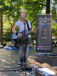 Jens-Rupp-Unplugged-Friedberg-Open Stage-Open-Air-Im-Stadtpark-Kultur findet Stadt-Live (1)